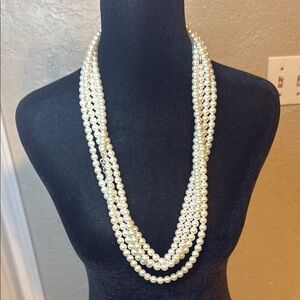 Elegant Cream Faux Pearl Necklace